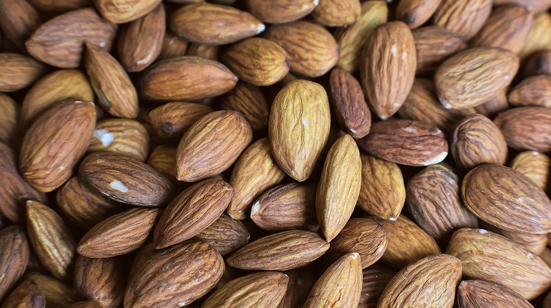 almond fruit edible