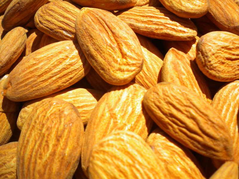 almond fruit type