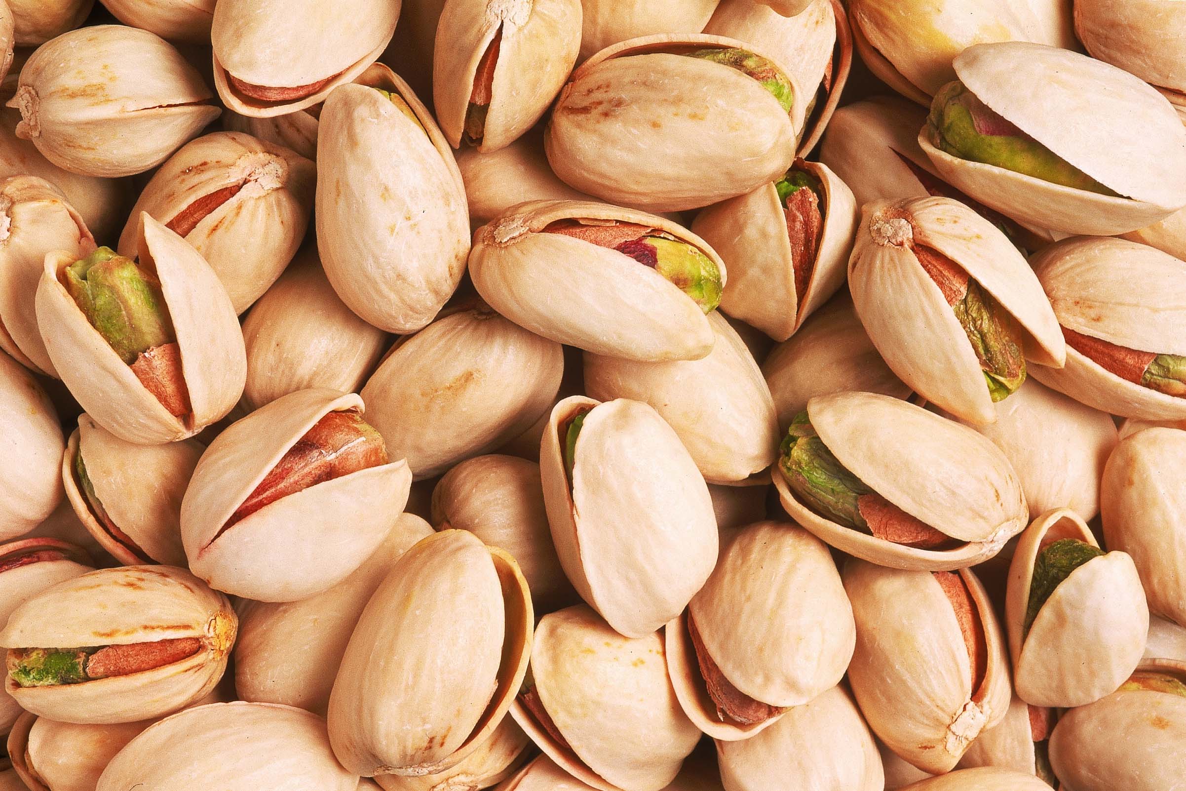 Raw peeled pistachios + purchase price, uses and properties