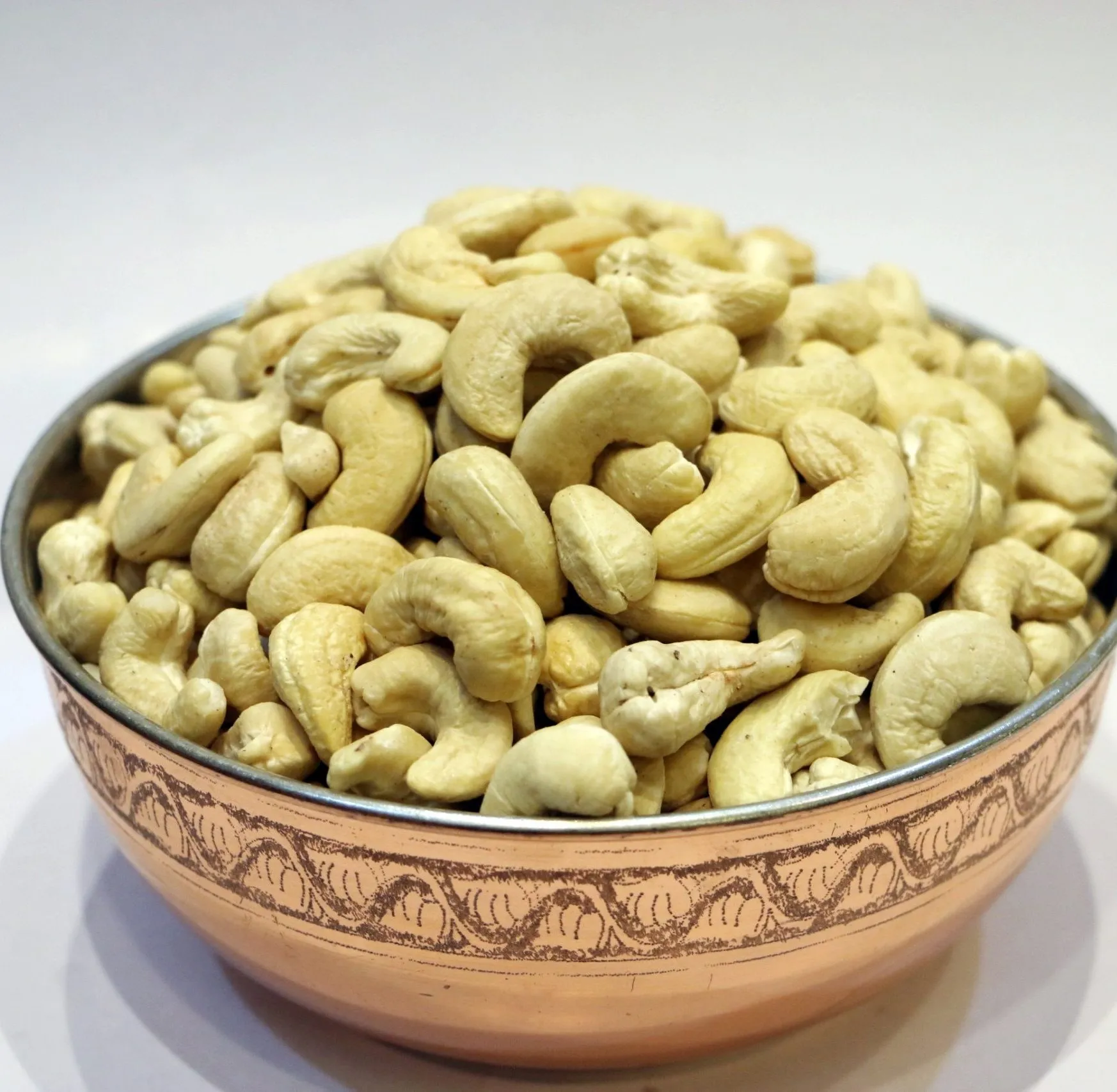 The purchase price of roasted cashew nut in Bangladesh 