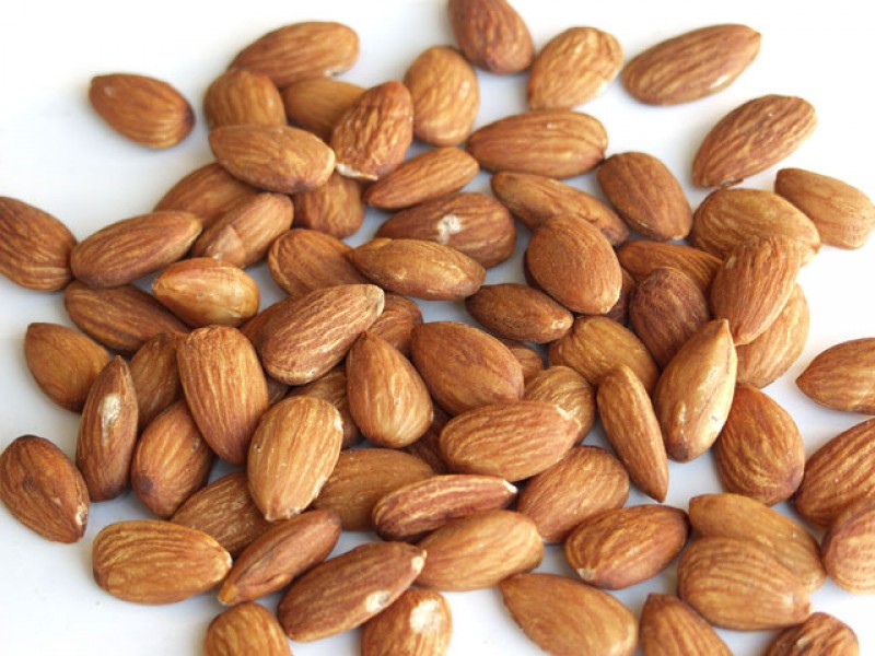 almond fruit type